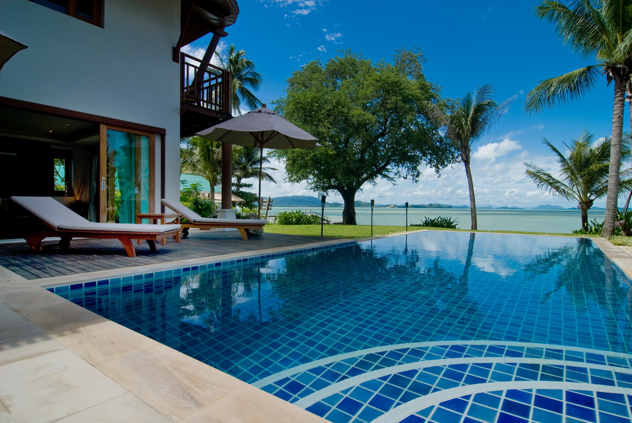the_village_coconut_island_12545522191