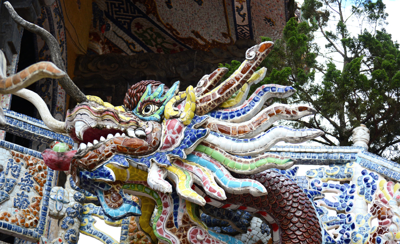 Linh Phuoc pagoda _dragon